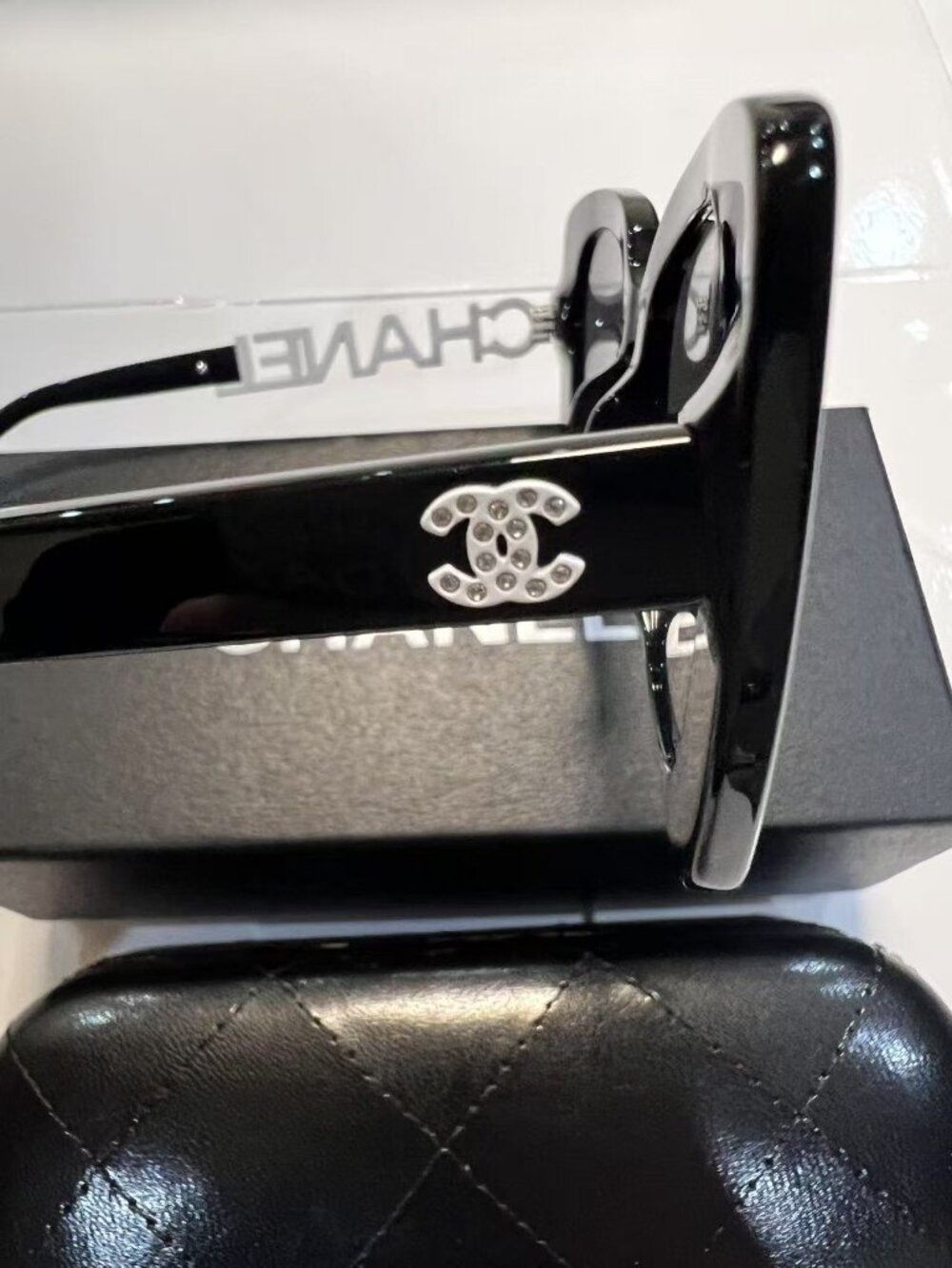 CHANEL Sunglasses Women's Polarized-Black/White CC Logo New With Box - Picture 5 of 9
